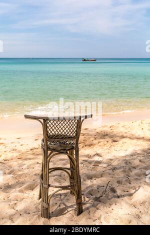 Plage de coucher de soleil, île de Koh rong samloem, sihanoukville, Cambodge. Banque D'Images