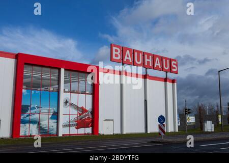 Leipzig, Allemagne-19 février 2020: Bauhaus est une chaîne de vente au détail paneuropéenne basée en Suisse qui propose des produits pour l'amélioration de la maison, le jardinage et la wor Banque D'Images