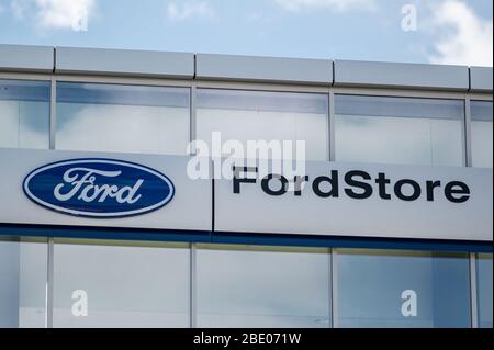 Gdansk, Pologne. 10 avril 2020. Logo Ford Store à Gdansk. Crédit: Mateusz Slodkowski/SOPA Images/ZUMA Wire/Alay Live News Banque D'Images