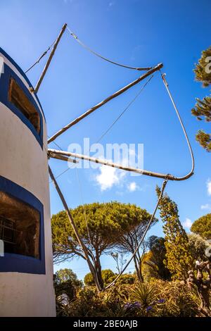 Le bar et le restaurant Windmill sont situés près de Cabo da Roca. Azóia Portugal. Banque D'Images