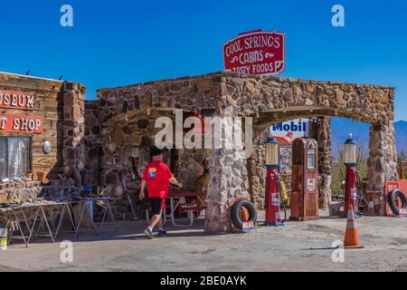 La vieille station de Cool Springs en pierre reconstruit au début des années 2000 le long de la route historique 66 en Arizona, aux États-Unis [pas de modèle ou de libération de propriété; disponible pour edi Banque D'Images