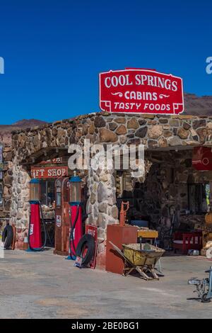 La vieille station de Cool Springs en pierre reconstruit au début des années 2000 le long de la route historique 66 en Arizona, aux États-Unis [pas de libération de propriété; disponible pour l'éditorial li Banque D'Images