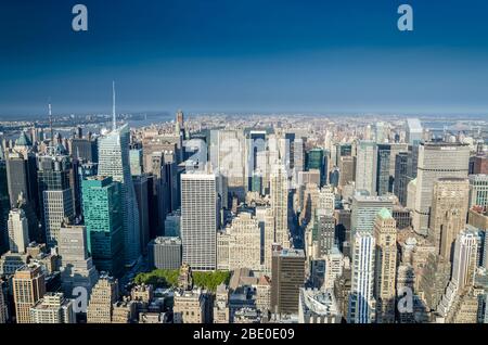 Bâtiments modernes dans la ville de NewYork, New York, États-Unis d'Amérique Banque D'Images