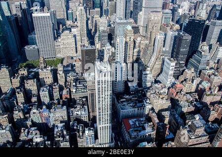 Bâtiments modernes dans la ville de NewYork, New York, États-Unis d'Amérique Banque D'Images