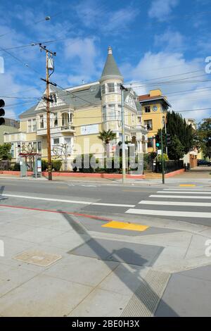 Le centre de méditation Brahma Kumaris sur Baker Street dans le quartier NOPA de San Francisco, Californie; fondé en 1978. Banque D'Images