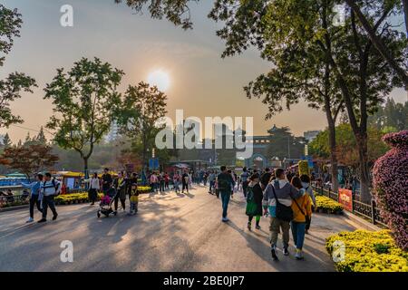 NANJING, CHINE - 9 NOVEMBRE : vue sur le parc du Lac de Xuanwu le 09 novembre 2019 à Nanjing Banque D'Images