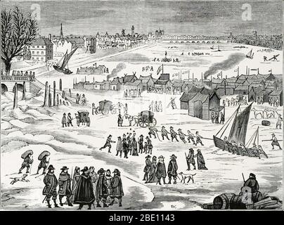 Une foire de Frost sur la Tamise, en regardant en aval vers le pont de Londres, pendant le Grand Frost de 1683-4, lorsque la rivière était complètement gelée pendant deux mois. C'était le pire gel enregistré en Angleterre et des conditions similaires ont affecté une grande partie de l'Europe aussi. La période entre le XVe et le début du XIXe siècle était connue sous le nom de petit âge glaciaire. L'âge de la petite glace était une période de refroidissement qui s'est produite pendant une période généralement considérée comme allant du XVIe au XIXe siècle, bien que certains placent la date de début au début du XIVe siècle. Pendant la période 1645-1715, au milieu de l'âge de la petite glace Banque D'Images