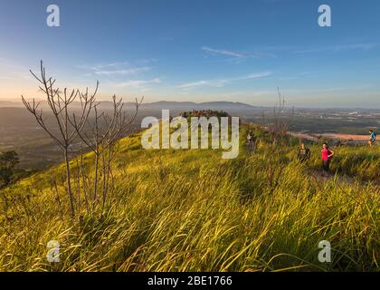 Lever du soleil au parc de Broga Hill, Semenyih Selangor Banque D'Images
