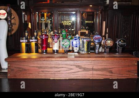 Dublin / Irlande - 01 août 2013: Le pub à Dublin, Irlande Banque D'Images