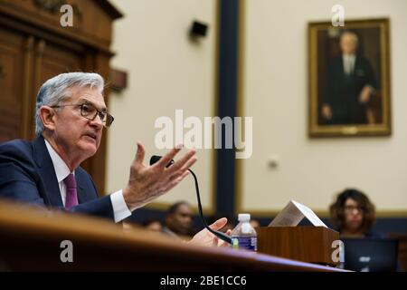 Pékin, États-Unis. 11 février 2020. Le président de La Réserve fédérale américaine Jerome Powell témoigne devant le Comité des services financiers de la Chambre lors de l'audience sur la politique monétaire et l'état de l'économie tenue à Capitol Hill, à Washington, DC, aux États-Unis, le 11 février 2020. Crédit: Ting Shen/Xinhua/Alay Live News Banque D'Images