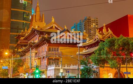 Temple de Jing'an est un temple bouddhiste sur le West Nanjing Road à Shanghai, Chine. Banque D'Images