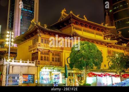 Temple de Jing'an est un temple bouddhiste sur le West Nanjing Road à Shanghai, Chine. Banque D'Images