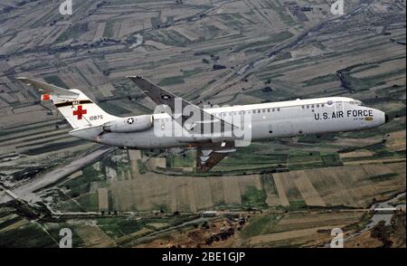 1981 - Un avion vue côté droit d'un C-9A Nightingale aircraft Banque D'Images