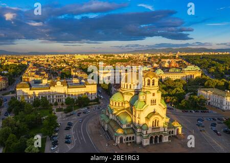 Europe, Bulgarie, Sofia, Alexander Nevsky cathédrale orthodoxe russe, vue aérienne Banque D'Images