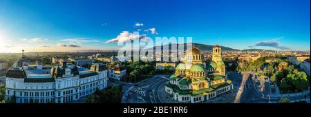 Europe, Bulgarie, Sofia, Alexander Nevsky cathédrale orthodoxe russe, vue aérienne Banque D'Images