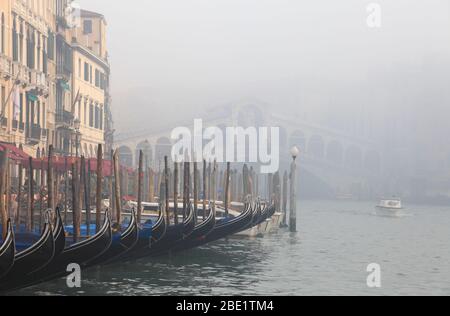 I/Venedig : Canal Grande mit Rialtobrücke Banque D'Images