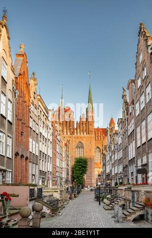 Vide rue Mariacka dans la vieille ville de Gdansk tôt le matin, Pologne Banque D'Images