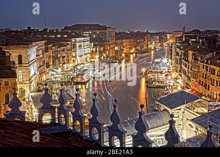 I/Venedig : Rialto, Canal Grande Am Abend Banque D'Images