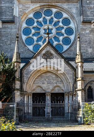 L'église catholique Saint-Sébastien est une église paroissiale néo-gothique construite en 1890-1893 sur Gartenplatz, Berlin-Gesundbrunnen, Allemagne. Le bâtiment est répertorié Banque D'Images