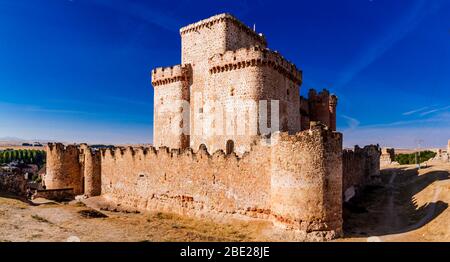 Château de Turegano (Castillo de Turegano) Château médiéval fortifié et ruines. Province de Segovia, Castilla Leon, centre de l'Espagne. Banque D'Images