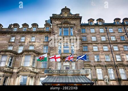 Le Royal Station Hotel, célèbre hôtel victorien à Newcastle upon Tyne. Banque D'Images