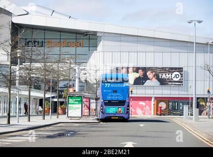 Paisley, Renfrewshire, Écosse, 11 avril dans le centre commercial près de Glasgow le samedi de Pâques qui serait normalement l'un des jours les plus chargés de l'année. Week-end de Pâques pendant le covisd-19 en verrouillage au Royaume-Uni. Banque D'Images