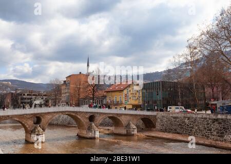 Sarajevo, Bosnie-Herzégovine - 27 février 2019 : pont latin Banque D'Images