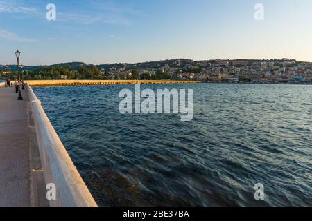 Pont de Boset sur le lac à Argostoli, Kefalonia, Grèce Banque D'Images