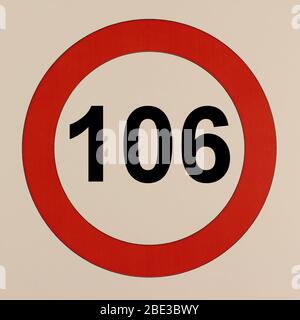 Illustration des Straßenverkehrszeichens 'maximum Höchstgeschwindigkeit 106 km pro Stunde' Banque D'Images