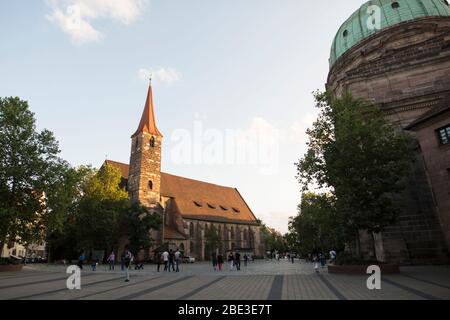 Église évangélique luthérienne St Jakob sur Jakobsplatz à Nuremberg, Allemagne. Banque D'Images