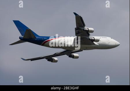 Budapest / Hongrie - 27 mai 2018 : Aerotrans cargo Boeing 747-400 ER-JAI départ avion cargo et décoller à l'Aéroport de Budapest Banque D'Images