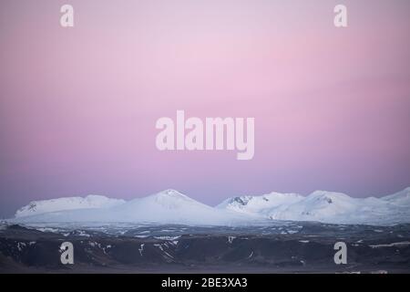 Beau paysage de montagne en hiver en Islande Banque D'Images