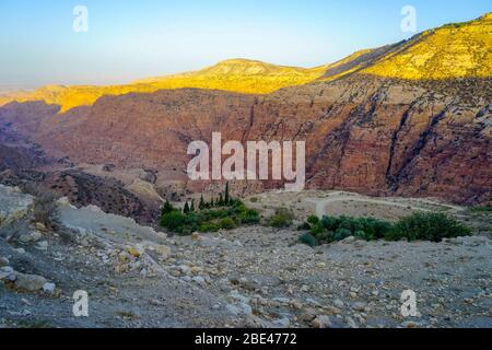 Jordanie, beau lever de soleil sur le canyon de la réserve de biosphère de Dana Banque D'Images
