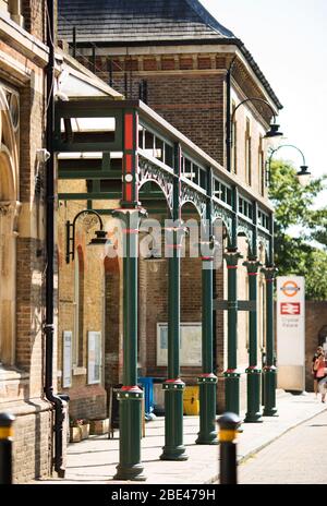 La gare ferroviaire Crystal Palace Overground/Southern Rail Line au sud de Londres, Angleterre, Royaume-Uni. Banque D'Images