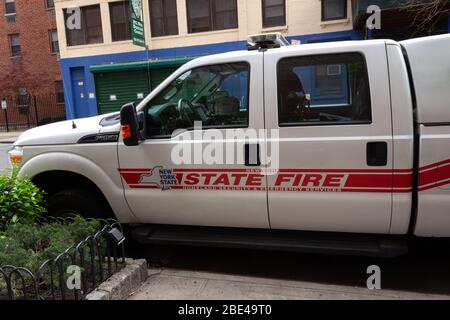 Camion appartenant à la division prévention des incendies de la division d'État de New York de Homeland Security and Emergency Services stationné dans une rue de la ville de New york Banque D'Images