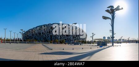 Vue sur le Stade National "Bird's Nest" Olympic Green, Beijing, Xicheng, République populaire de Chine, Asie Banque D'Images