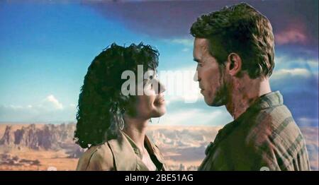 TOTAL RECALL 1990 TriStar Pictures film avec Arnold Schwarzenegger et Rachel Tigotin Banque D'Images