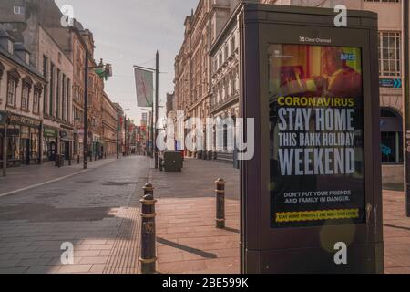 Cardiff, Pays de Galles, Royaume-Uni. 12 avril 2020. Le dimanche de Pâques, des messages de soutien et d'espoir sont visibles dans les rues de Cardiff, en grande partie vides, pendant le verrouillage du Coronavirus. Cardiff, Pays de Galles, Royaume-Uni. Crédit: Haydn Denman/Alay Live News. Banque D'Images