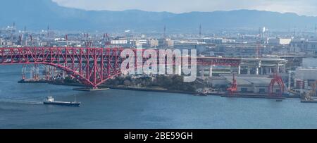 Vue panoramique sur la baie d'Osaka avec pont Minato à Osaka, Japon Banque D'Images