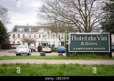 LONDRES- MARS 2019: Cannizaro Park par Wimbledon Common, un beau parc public connu pour ses beaux jardins ornementaux et étang Banque D'Images