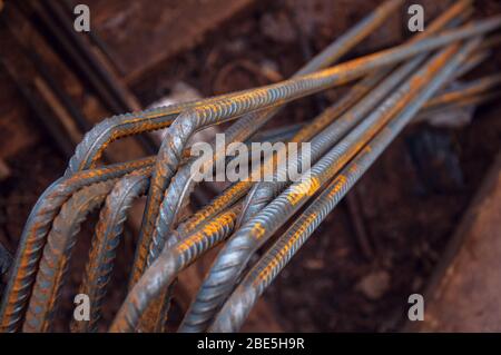 Renfort de travail en acier de barre de construction. Rebar la texture. Détails du cadre pendant le concrétage. Banque D'Images