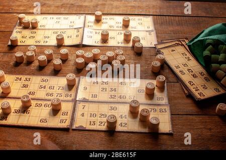 famille maison vintage intéressant lotto jeu de bingo Banque D'Images