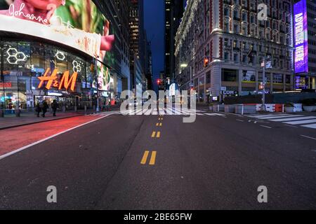 Les rues vides de Times Square New York pendant l'arrêt dû au coronavirus, à la pandémie de covid-19 Banque D'Images