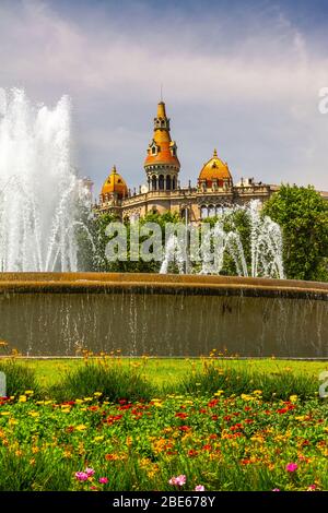 Place de la Placa de Catalunya à Barcelone, Espagne, Europe. Banque D'Images