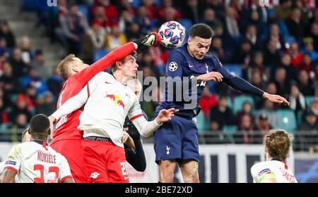 Leipzig, Allemagne. 10 mars 2020. Football: Champions League, Round of 16, RB Leipzig - Tottenham Hotspur dans la Red Bull Arena. Peter Gulacsi (l), gardien de but de Leipzig, Patrik Schick et DELE Alli de Tottenham en action. Crédit: Jan Woitas/dpa-Zentralbild/dpa/Alay Live News Banque D'Images