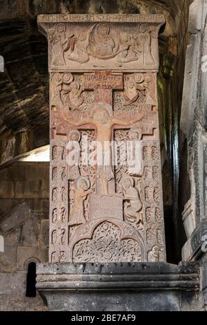 Croix arménienne et intérieur du monastère de Haghpat, église arménienne, complexe médiéval de monastère, Haghpat, province de Lori, Arménie, Caucase, Asie Banque D'Images