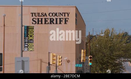 Bâtiment du shérif du comté de Tulsa au centre-ville - TULSA-OKLAHOMA, 21 OCTOBRE 2017 Banque D'Images