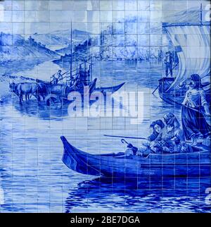 Elaborez des tilaeries azulejo du XIXe siècle dans la salle vestibule principale de Porto Sao Bento, gare publique de Porto, Portugal célèbre pour les tuiles Banque D'Images