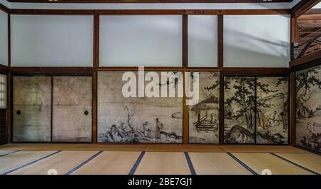 Peinture à l'encre sur un fusuma, Temple Kennin-ji, Higashiyama, Kyoto, Japon Banque D'Images