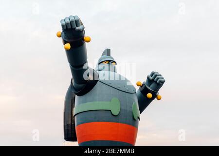 Le monument Tetsujin 28 symbolise la reconstruction de Kobe City après le grand tremblement de terre Hanshin-Awaji. Banque D'Images